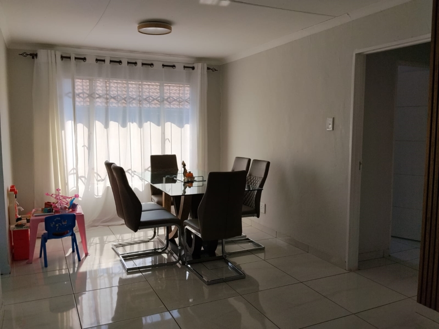 To Let 3 Bedroom Property for Rent in Tlhabane West North West